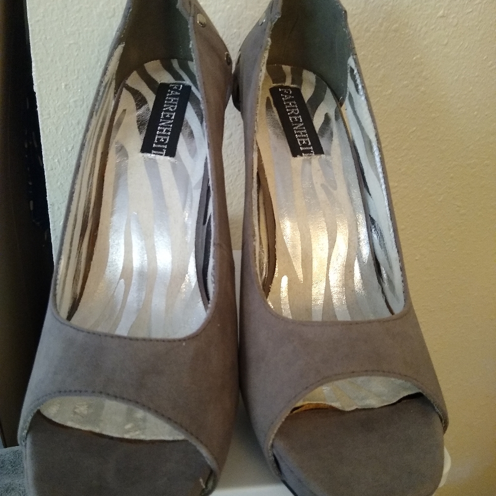 Shoes - Picture 3 of 3